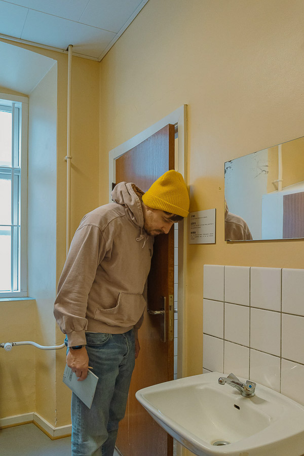 Katharina Ya, FÆNGSLET, 2025