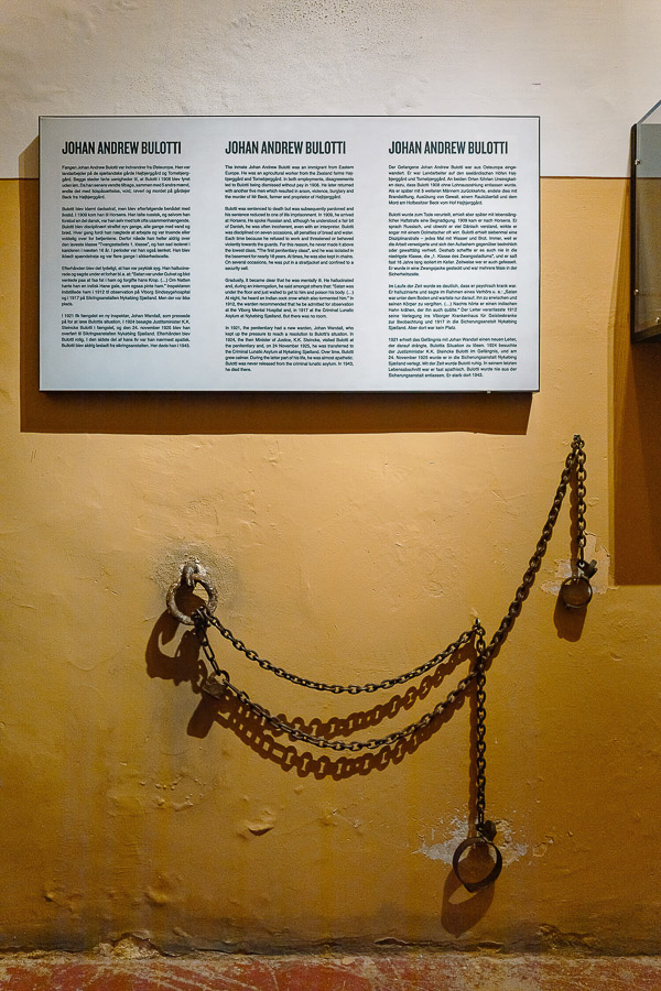 Katharina Ya, FÆNGSLET, 2025